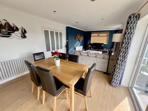 Lounge/Diner- click for photo gallery
